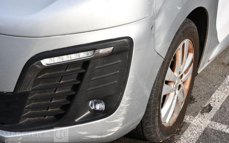 PEUGEOT TRAVELLER 1,6 BLUEHDI 115 vente pour pieces sans cg à pro uniquement GRIS ET-414-ML