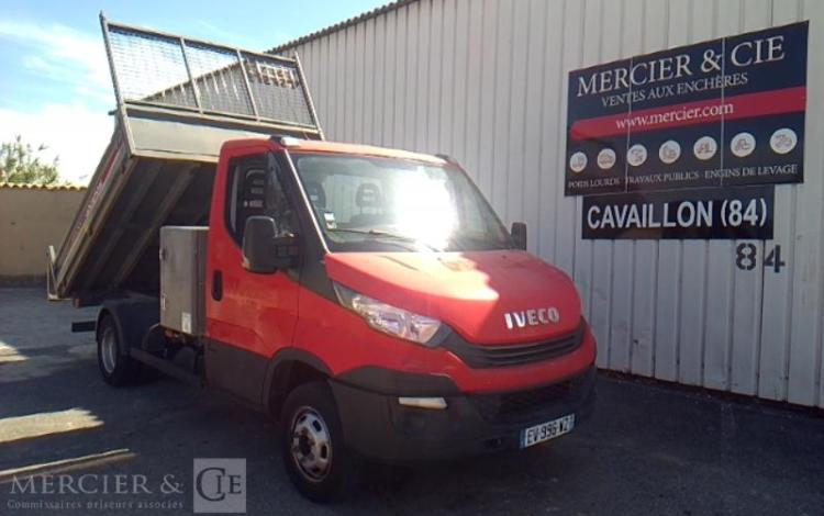 IVECO 35-120  BENNE SIMPLE CABINE COFFRE ROUGE EV-996-WZ