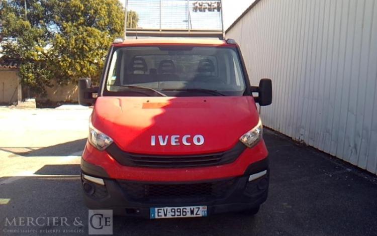 IVECO 35-120  BENNE SIMPLE CABINE COFFRE ROUGE EV-996-WZ