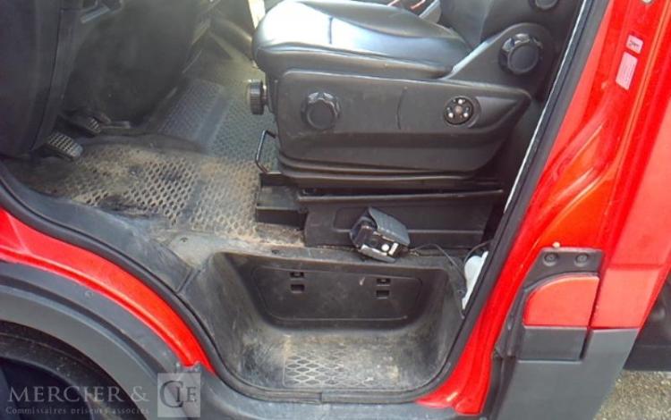 IVECO 35-120  BENNE SIMPLE CABINE COFFRE ROUGE EV-996-WZ