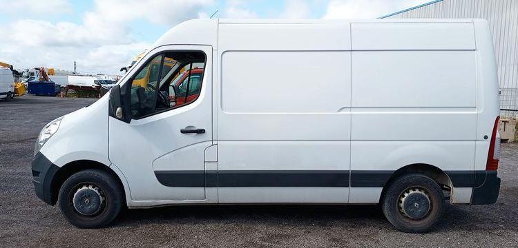 RENAULT MASTER 3 PHASE 2 TRACTION FOURGON L2H2  2.3 DCI 16V 130 CV – DIESEL – 191124 KMS BLANC EW-671-WM