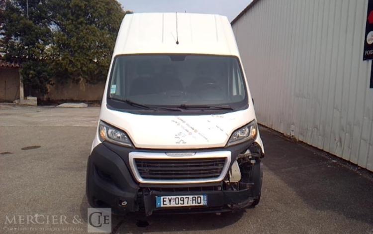 PEUGEOT BOXER 
FOURGON 335 2.0 HDI 130 L3H3 BLANC EY-097-RD