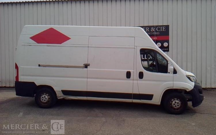 PEUGEOT BOXER 
FOURGON 335 2.0 HDI 130 L3H3 BLANC EY-097-RD