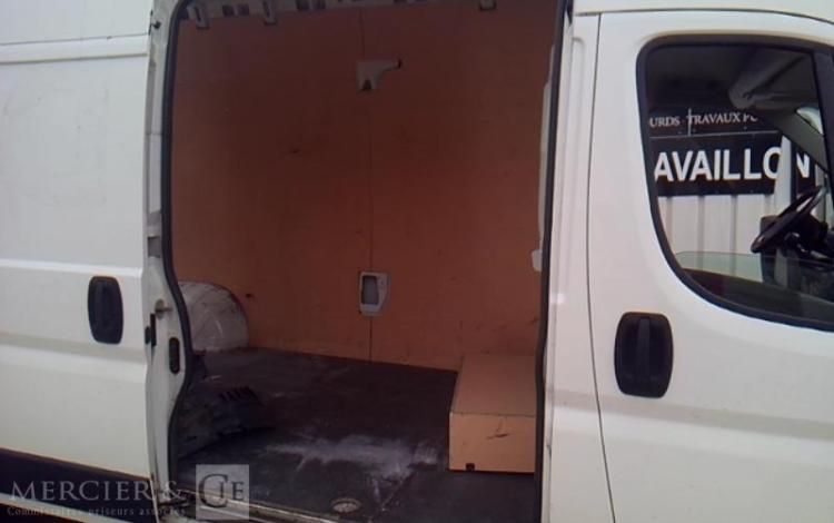 PEUGEOT BOXER 
FOURGON 335 2.0 HDI 130 L3H3 BLANC EY-097-RD