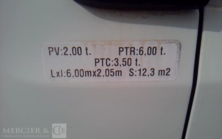 PEUGEOT BOXER 
FOURGON 335 2.0 HDI 130 L3H3 BLANC EY-097-RD