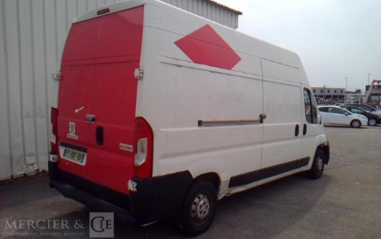 PEUGEOT BOXER 
FOURGON 335 2.0 HDI 130 L3H3 BLANC EY-097-RD
