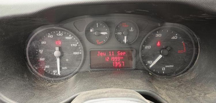 IVECO 35C12 BENNE SIMPLE CABINE COFFRE  EY-550-GC
