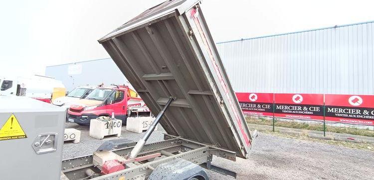 IVECO 35C12 BENNE SIMPLE CABINE COFFRE  EY-550-GC