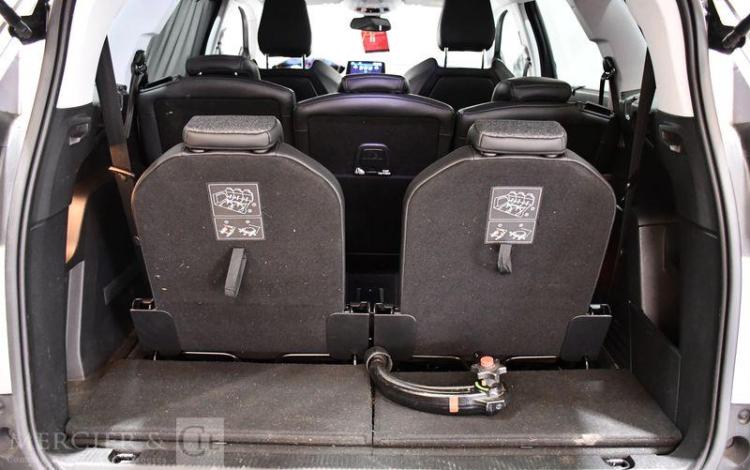 PEUGEOT 5008 1,5 BLUEHDI 130 NOIR EY-699-ZL