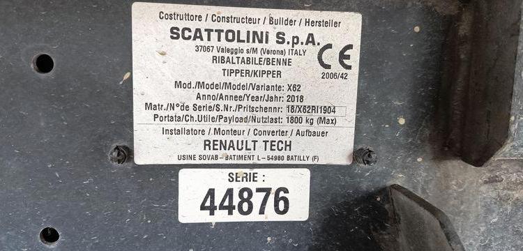 RENAULT MASTER 3 2,3 DCI 130 CV BENNE AVEC COFFRE ACIER DIESEL – 120360 KMS – ANNEE 2018 BLANC EZ-670-TT
