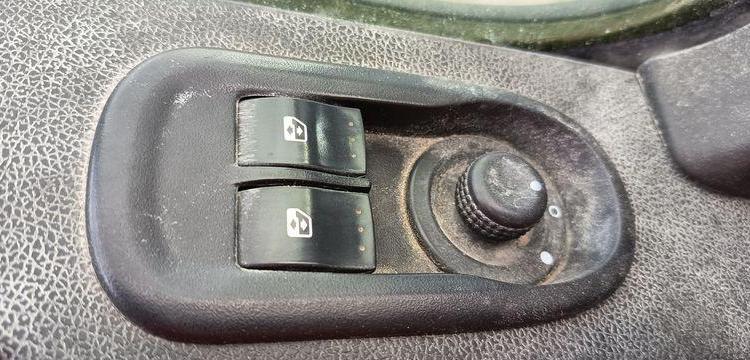 RENAULT MASTER 3 2,3 DCI 130 CV BENNE AVEC COFFRE ACIER DIESEL – 120360 KMS – ANNEE 2018 BLANC EZ-670-TT