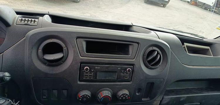 RENAULT MASTER 3 2,3 DCI 130 CV BENNE AVEC COFFRE ACIER DIESEL – 120360 KMS – ANNEE 2018 BLANC EZ-670-TT