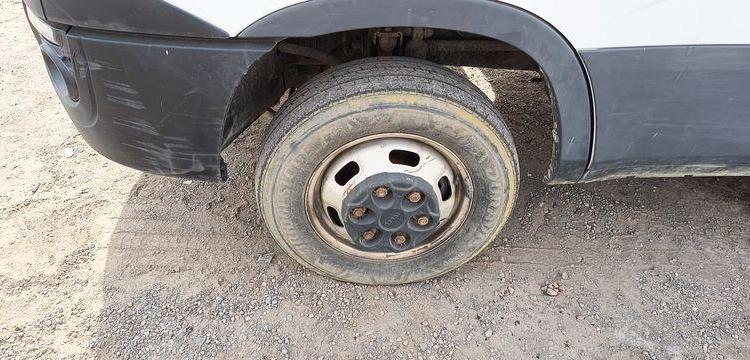 IVECO DAILY 35C12 2,3D 16V 116 CV DOUBLE CABINE AVEC BENNE – DIESEL – 115078 KMS BLANC FA-210-CK