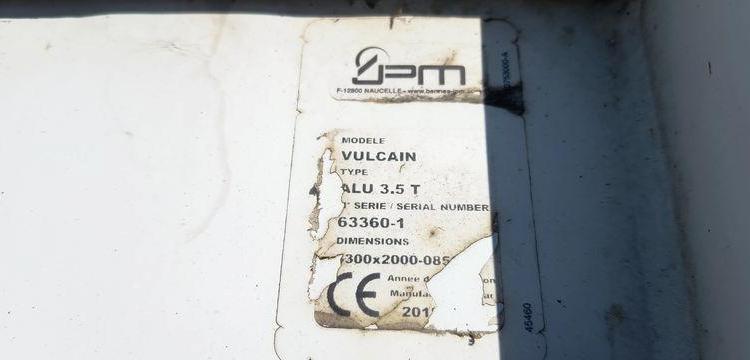 IVECO DAILY 35C12 DOUBLE CABINE AVEC BENNE DIESEL – 126030 KMS – ANNEE 2018 BLANC FA-983-CJ