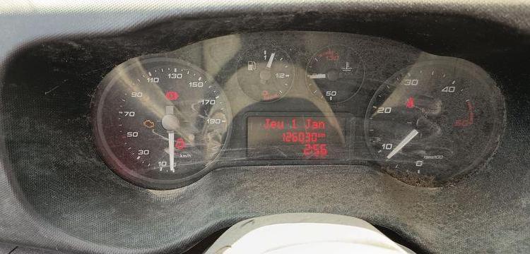 IVECO DAILY 35C12 DOUBLE CABINE AVEC BENNE DIESEL – 126030 KMS – ANNEE 2018 BLANC FA-983-CJ