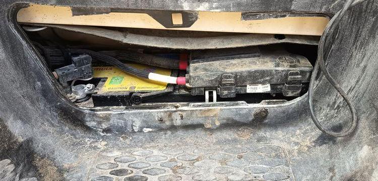 IVECO DAILY 35C12 DOUBLE CABINE AVEC BENNE DIESEL – 126030 KMS – ANNEE 2018 BLANC FA-983-CJ