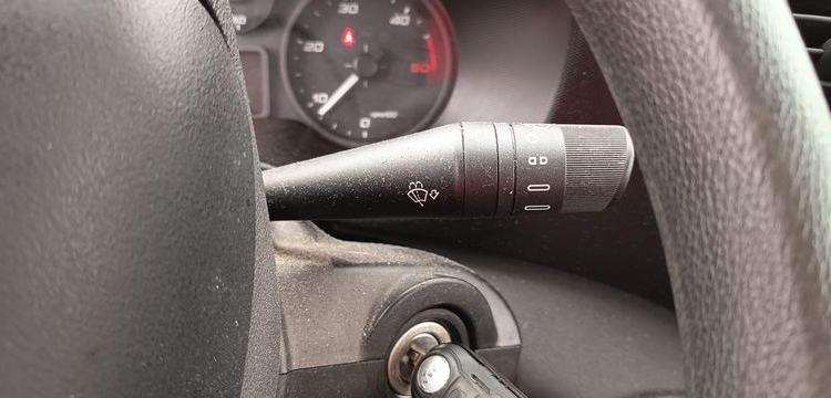 IVECO 35S12 AVEC NACELLE FRANCE ELC B17CTE 16M -DIESEL – 1460 HEURES – 26985 KMS ROUGE FB-042-VF
