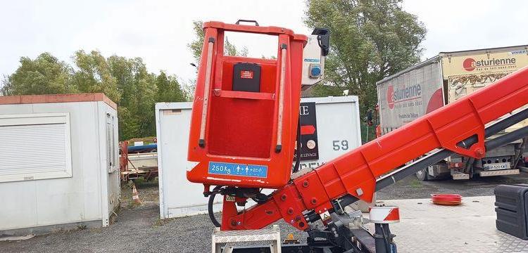 IVECO 35S12 AVEC NACELLE FRANCE ELC B17CTE 16M -DIESEL – 1460 HEURES – 26985 KMS ROUGE FB-042-VF