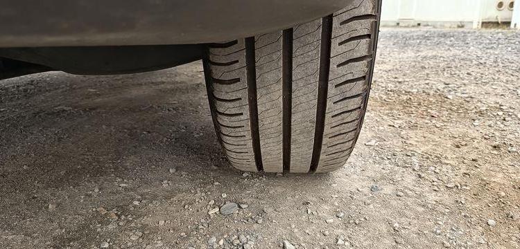 IVECO 35S12 AVEC NACELLE FRANCE ELC B17CTE 16M -DIESEL – 1460 HEURES – 26985 KMS ROUGE FB-042-VF
