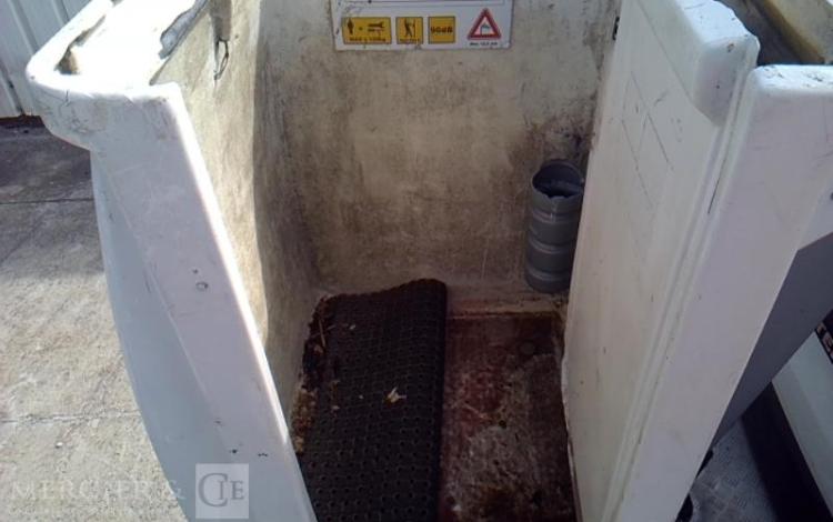 RENAULT MASTER NACELLE SUR VL 12M 1982H BLANC FB-575-PN