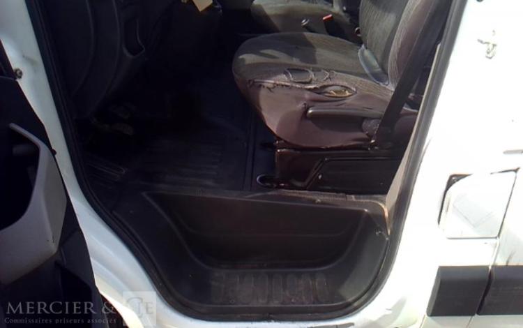 RENAULT MASTER NACELLE SUR VL 12M 1982H BLANC FB-575-PN