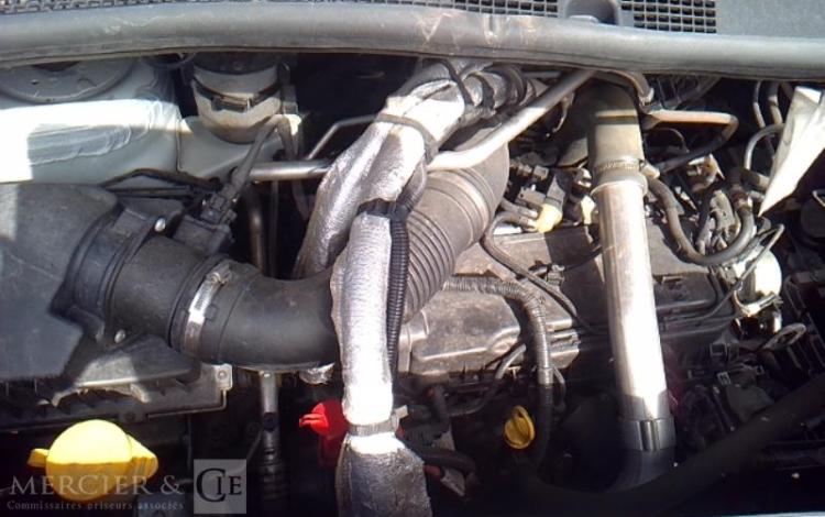 RENAULT MASTER NACELLE SUR VL 12M 1982H BLANC FB-575-PN