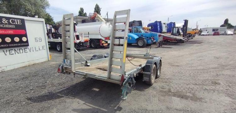 HUBIERE REMORQUE PORTE ENGIN 2 ESSIEUS PTAC : 3,5 TONNES – ANNEE 2019  FE-394-EM
