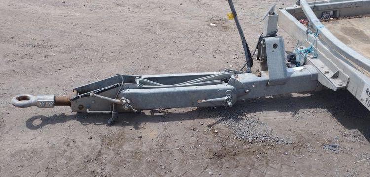 HUBIERE REMORQUE PORTE ENGIN 2 ESSIEUS PTAC : 3,5 TONNES – ANNEE 2019  FE-394-EM