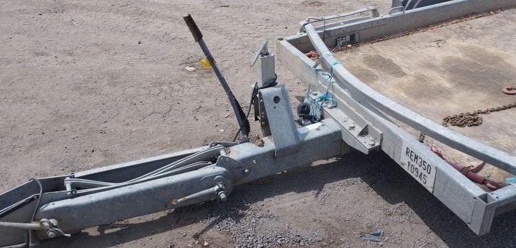 HUBIERE REMORQUE PORTE ENGIN 2 ESSIEUS PTAC : 3,5 TONNES – ANNEE 2019  FE-394-EM