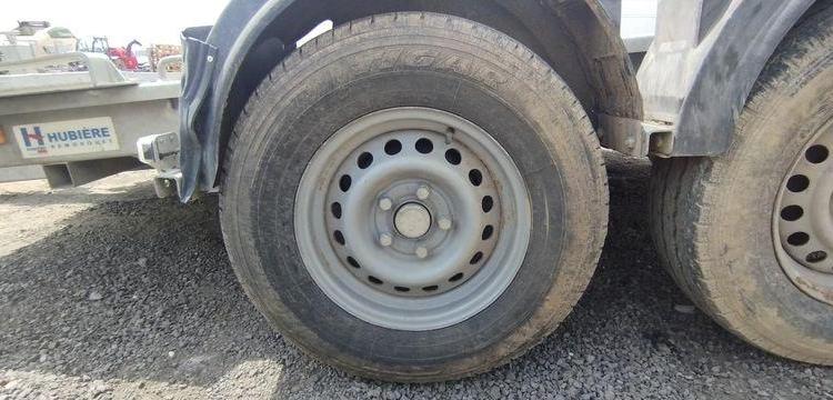 HUBIERE REMORQUE PORTE ENGIN 2 ESSIEUS PTAC : 3,5 TONNES – ANNEE 2019  FE-394-EM