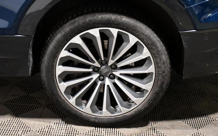 AUDI E-TRON SPORTBACK PH1 55 408CH AVUS e-QUATTRO BLEU FE-901-XT