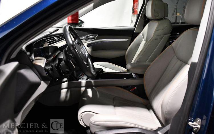 AUDI E-TRON SPORTBACK PH1 55 408CH AVUS e-QUATTRO BLEU FE-901-XT