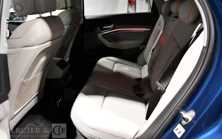 AUDI E-TRON SPORTBACK PH1 55 408CH AVUS e-QUATTRO BLEU FE-901-XT