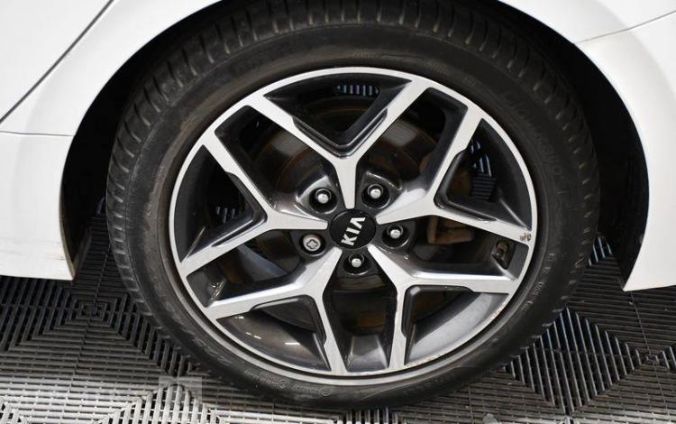 KIA PROCEED 1,4T-GDI140 GT LINE BLANC FF-193-QC