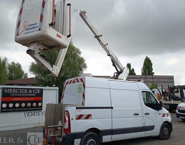 RENAULT MASTER NACELLE FRANCE ELEVATEUR 12 M 1147 HEURES  DIESEL – 151102 KMS – AN 2019 BLANC FK-669-GF