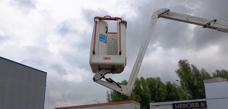 RENAULT MASTER NACELLE FRANCE ELEVATEUR 12 M 1147 HEURES  DIESEL – 151102 KMS – AN 2019 BLANC FK-669-GF