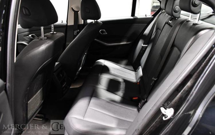 BMW SERIE 3 318dA 150ch Lounge Plus NOIR FN-265-RJ
