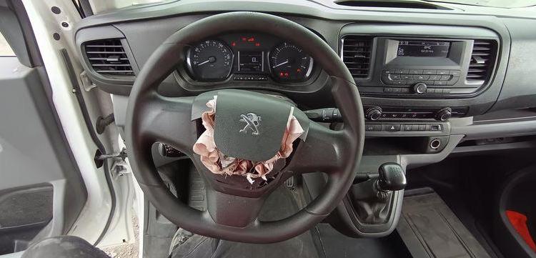 PEUGEOT EXPERT 3 VUL STANDARD 2.0 BLUE HDi 16V FOURGON MOYEN S&S 122 CV – DIESEL – BLANC FP-150-DW