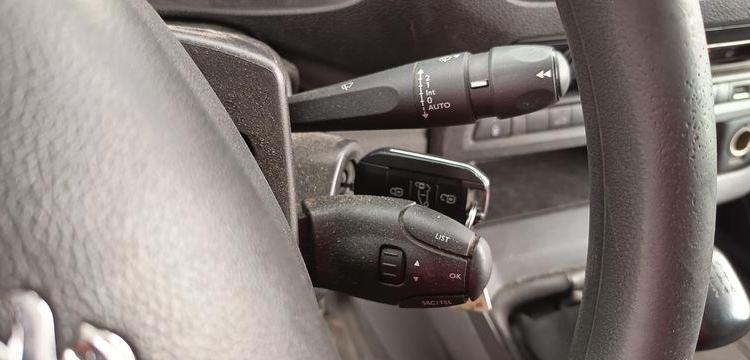 PEUGEOT EXPERT 3 VUL STANDARD 2.0 BLUE HDi 16V FOURGON MOYEN S&S 122 CV – DIESEL – BLANC FP-150-DW