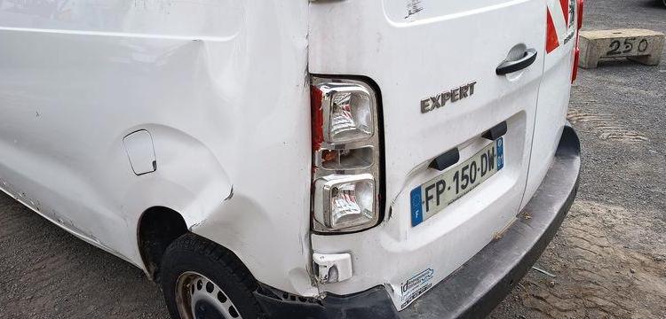 PEUGEOT EXPERT 3 VUL STANDARD 2.0 BLUE HDi 16V FOURGON MOYEN S&S 122 CV – DIESEL – BLANC FP-150-DW