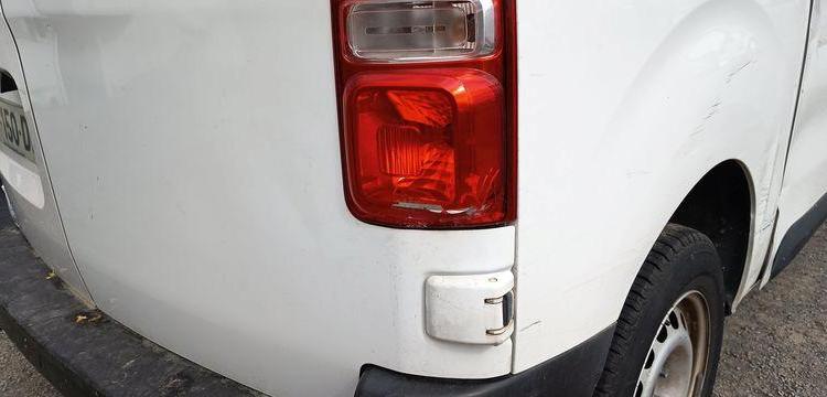 PEUGEOT EXPERT 3 VUL STANDARD 2.0 BLUE HDi 16V FOURGON MOYEN S&S 122 CV – DIESEL – BLANC FP-150-DW