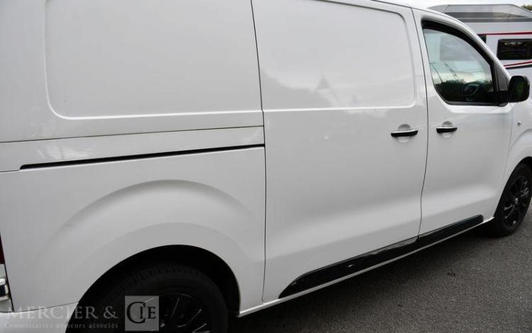 TOYOTA PROACE MEDIUM 2,0 180CH D-4D BVA8 BLACK EDITION BLANC FR-011-KM