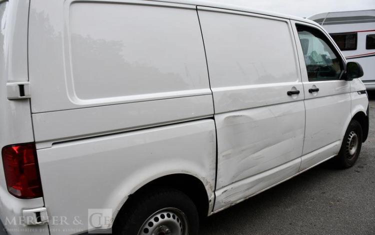 VOLKSWAGEN TRANSPORTER BLANC FR-192-XD