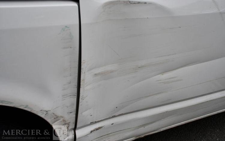 VOLKSWAGEN TRANSPORTER BLANC FR-192-XD