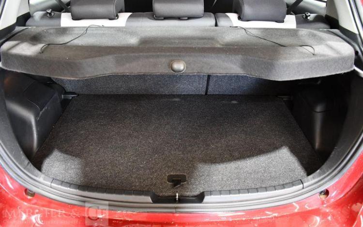 TOYOTA YARIS VVT-i 70CH FRANCE CONNECT 5P ROUGE FR-975-RK