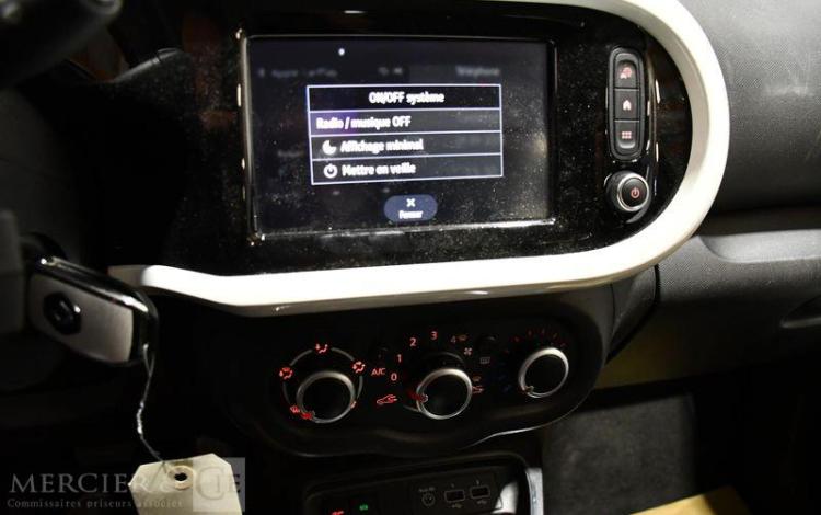 RENAULT TWINGO INTENS TCE 95 EDC NOIR FS-637-PR