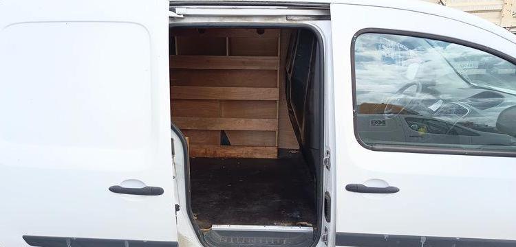 RENAULT KANGOO BLANC FT-291-VZ