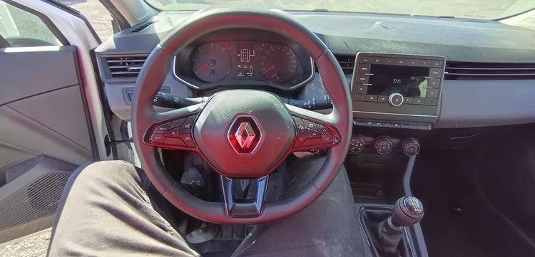 RENAULT CLIO 5 5 PORTES 1.5 DCI DPF S&S 85 CV – DIESEL – 94426 KMS – ANNEE 2020 BLANC FT-308-VZ
