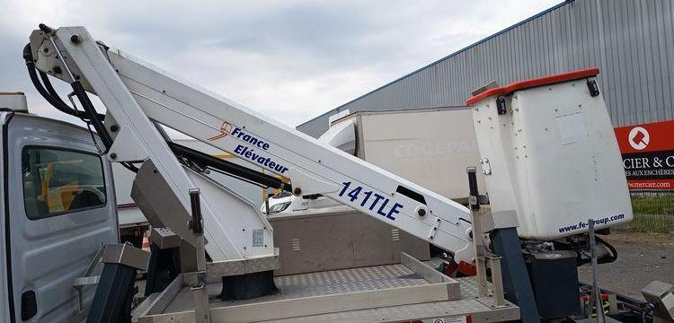 IVECO DAILY 35S14 NACELLE FRANCE ELEVATEUR 141TLE – 12 METRES – DIESEL – 500 HEURES BLANC FT-331-NQ