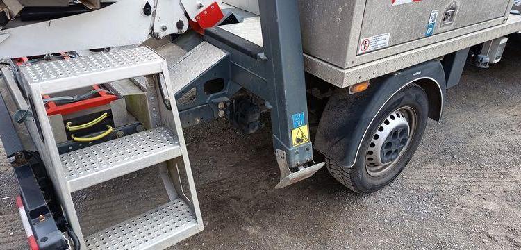 IVECO DAILY 35S14 NACELLE FRANCE ELEVATEUR 141TLE – 12 METRES – DIESEL – 500 HEURES BLANC FT-331-NQ